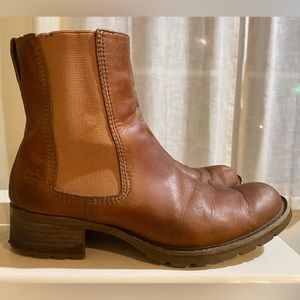 Brown leather Timberland boots